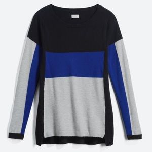 Soft and slimming Color Block Sweater